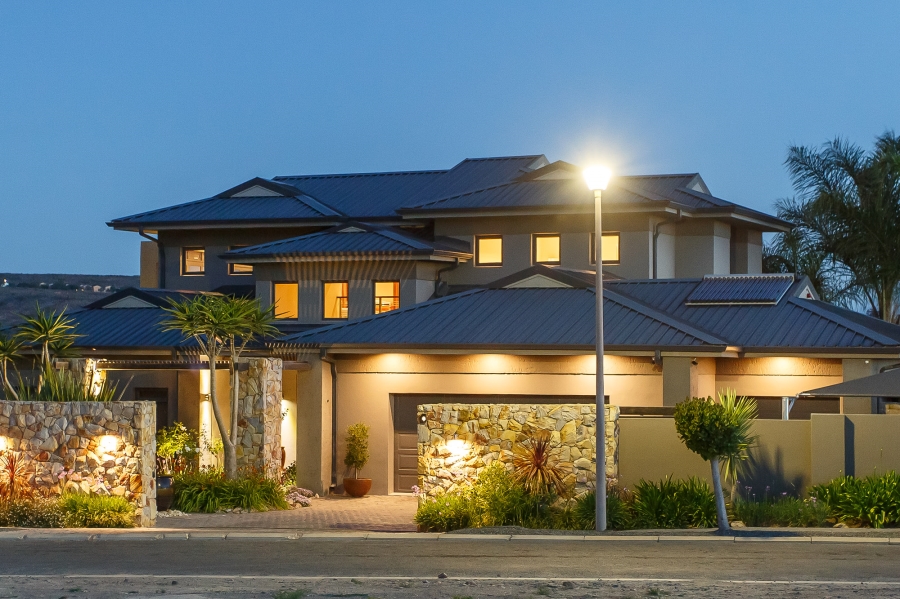 5 Bedroom Property for Sale in Oewersig Western Cape